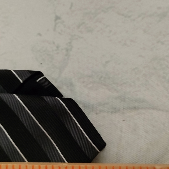 BOSS Hugo Boss Silk Necktie Gray Black Striped Tie Made in Italy Textured Formal - Picture 11 of 11